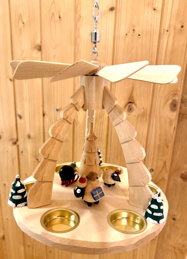 Deckenpyramide Schafe, Schnee Bäume